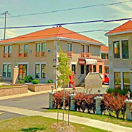 Motel Falcon Brossard Exterior photo