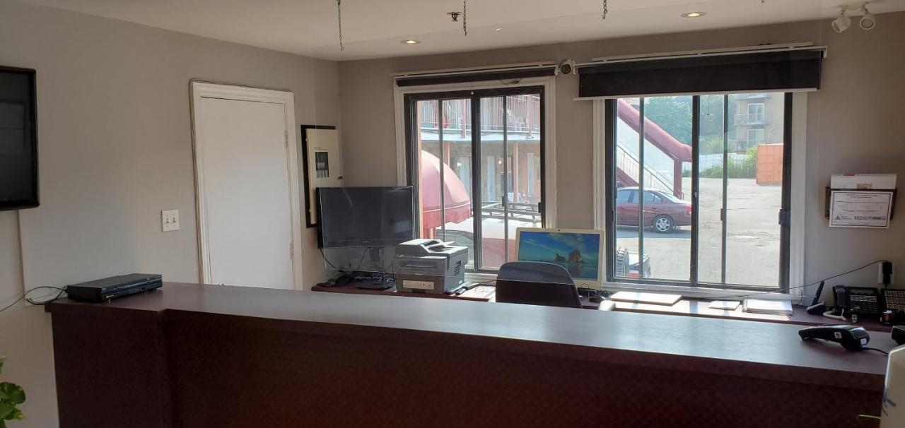 Motel Falcon Brossard Exterior photo