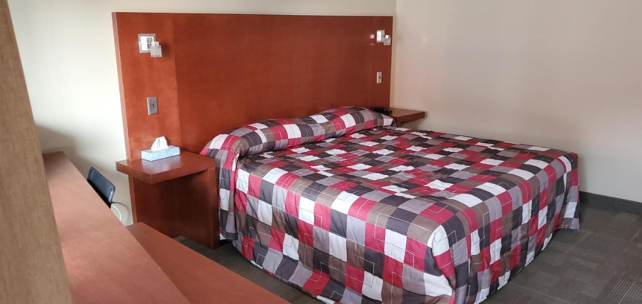 Motel Falcon Brossard Exterior photo