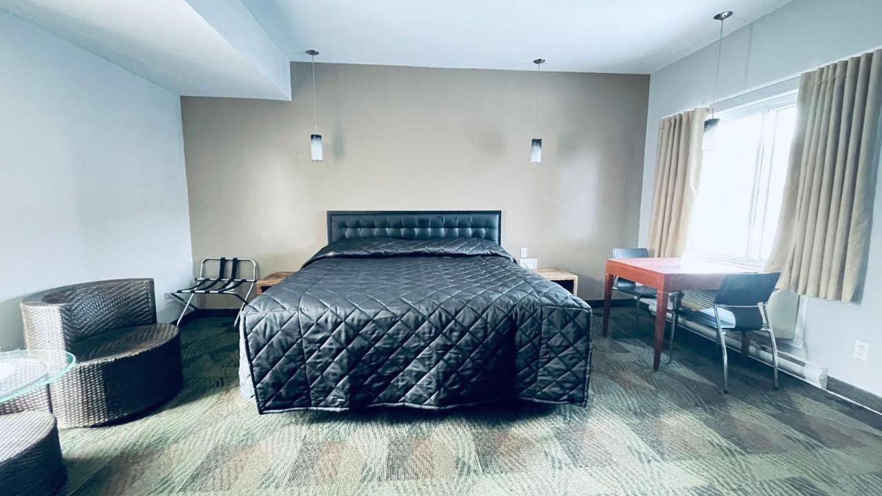 Motel Falcon Brossard Exterior photo