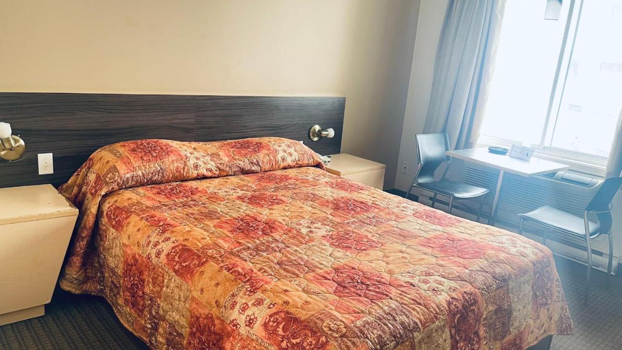 Motel Falcon Brossard Exterior photo