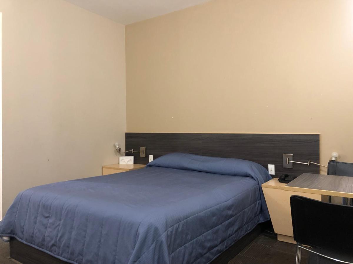 Motel Falcon Brossard Exterior photo