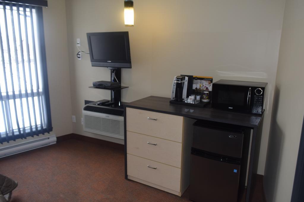 Motel Falcon Brossard Exterior photo