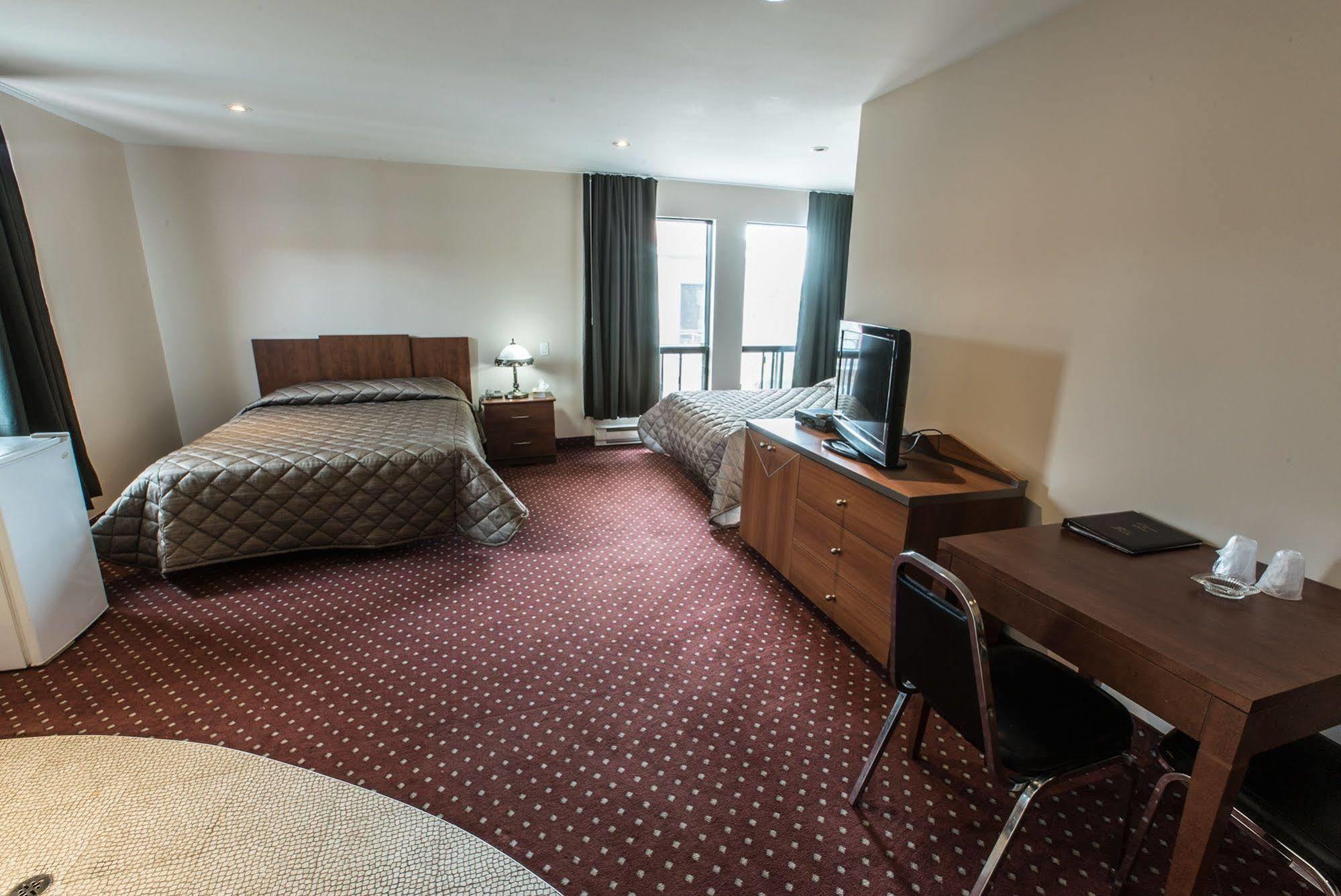 Motel Falcon Brossard Exterior photo