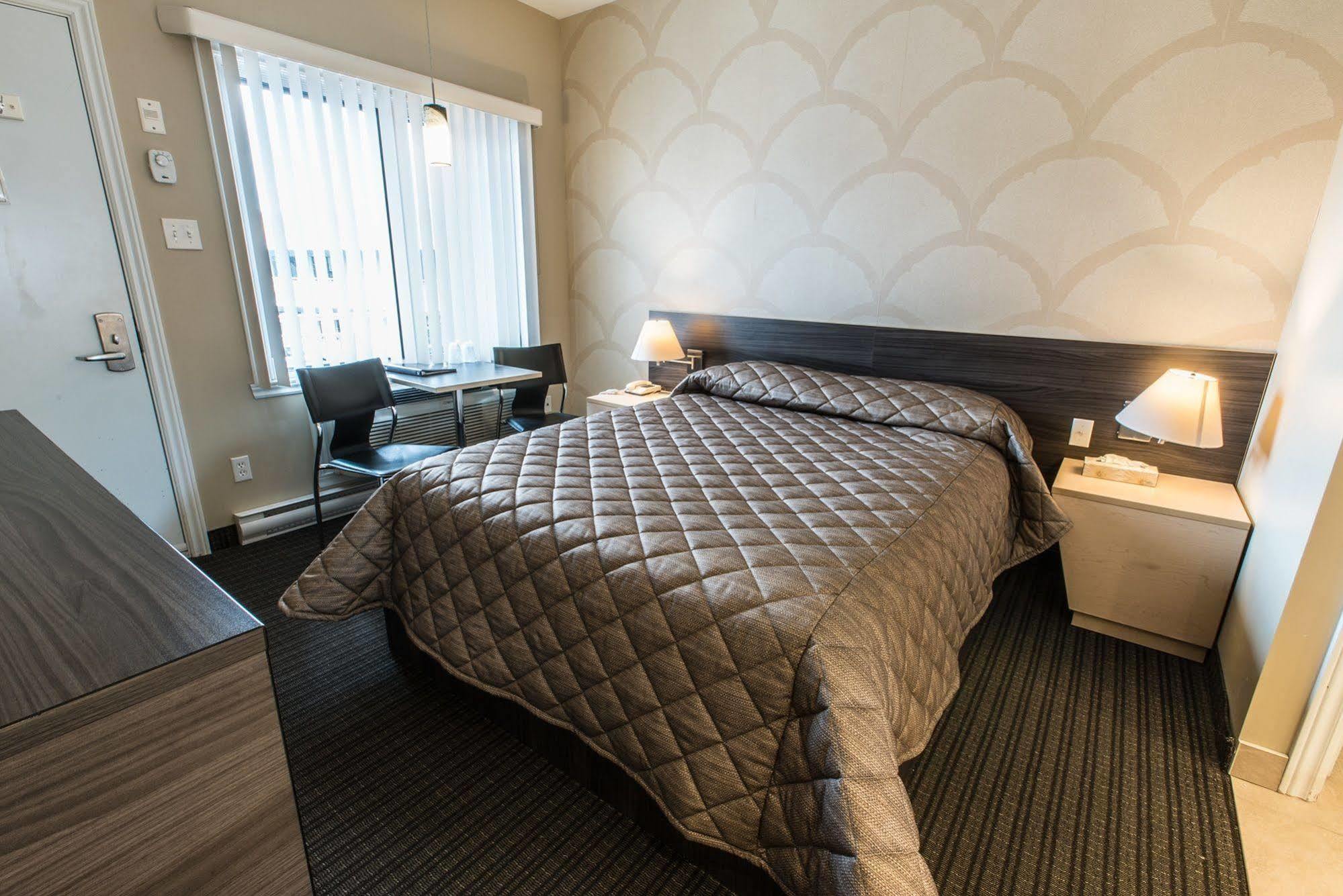 Motel Falcon Brossard Exterior photo