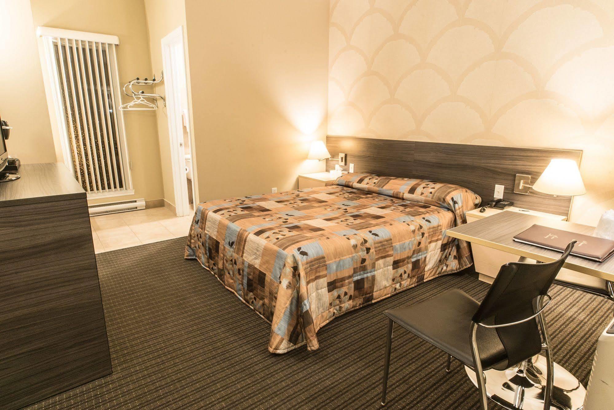 Motel Falcon Brossard Exterior photo
